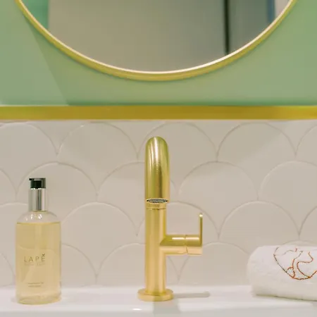 Hama Luxury Seaside Apartment